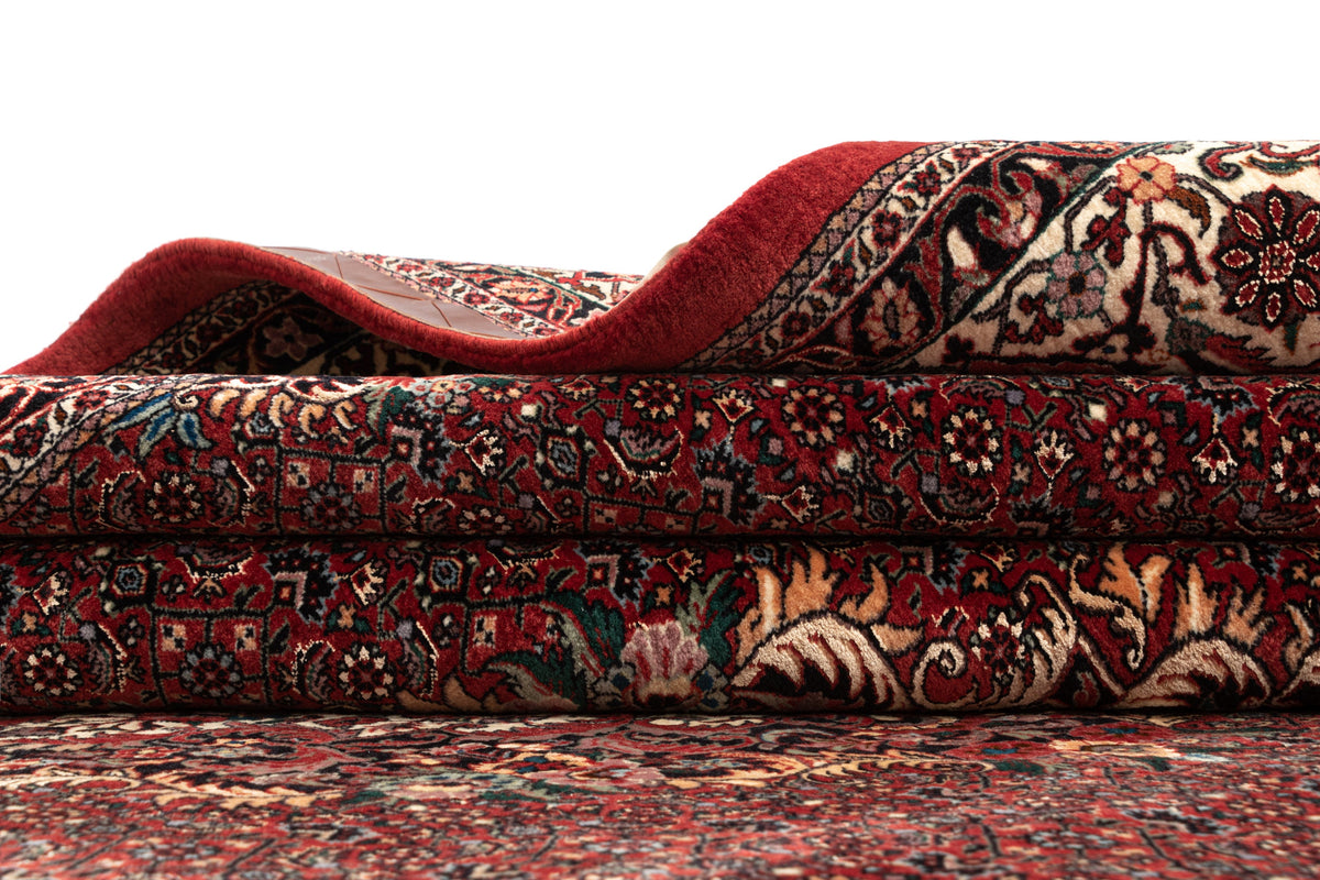 354x250 Bidjar with silk