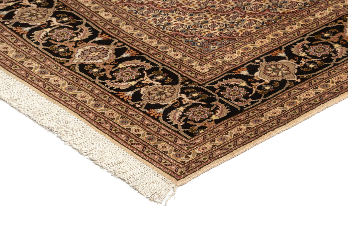 258x250 Tabriz
