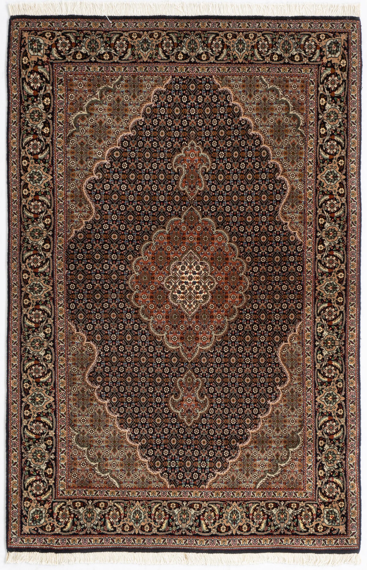 157 x 100 Täbriz Mahi mit Seide