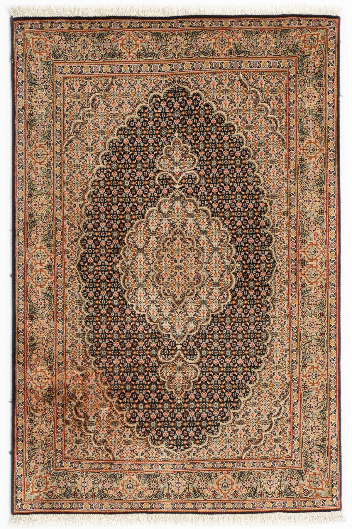 148 x 100 Täbriz Mahi mit Seide