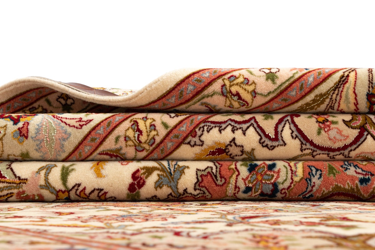 200 x 198 Täbriz fein