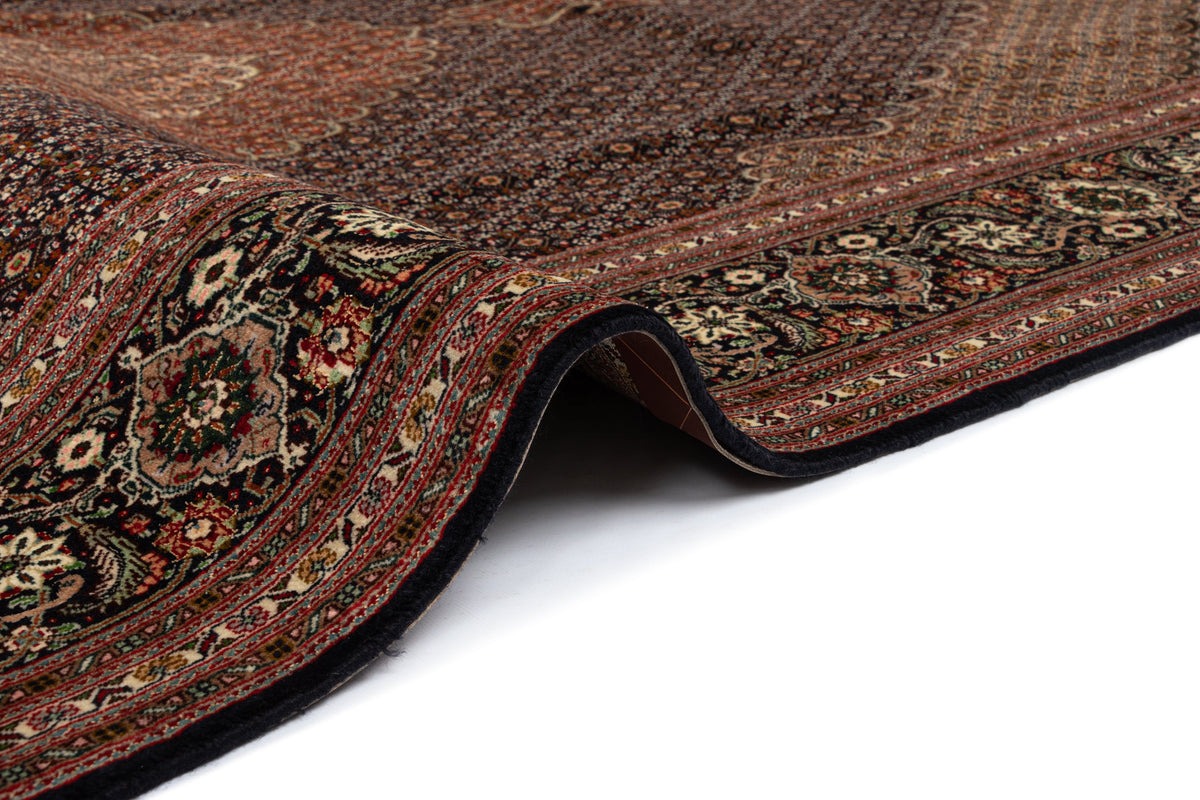 305x202 Tabriz Mahi avec soie