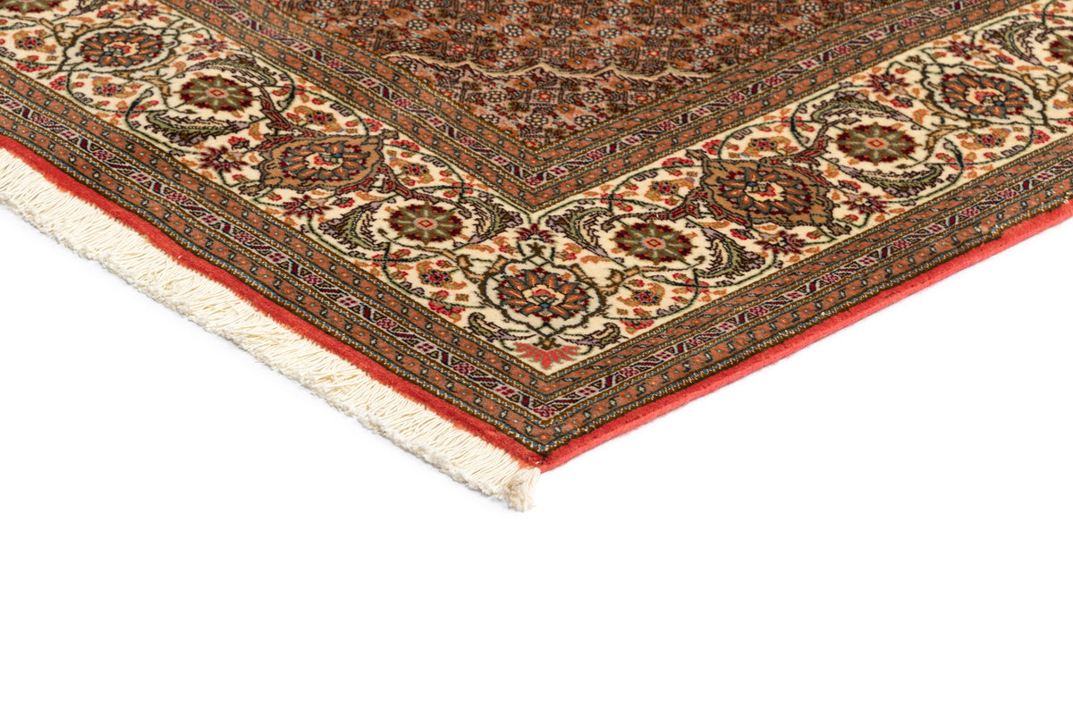 289x197 Tabriz Mahi avec soie