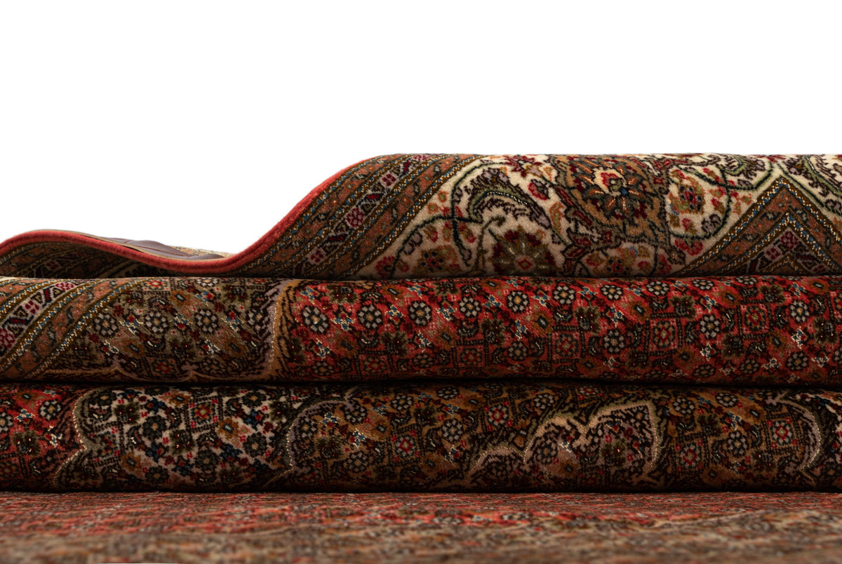 289x197 Tabriz Mahi avec soie