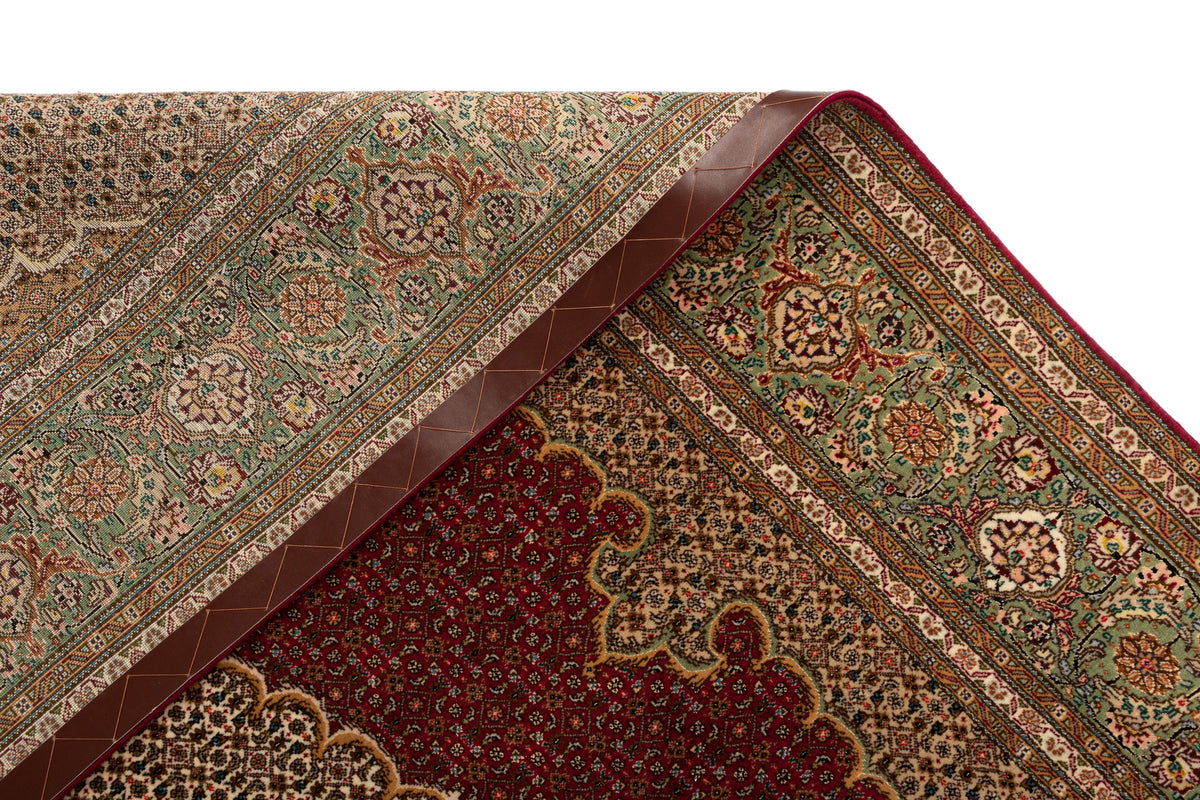 305x205 Tabriz Mahi avec soie