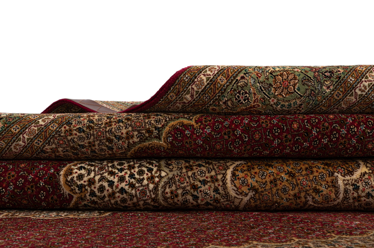 305x205 Tabriz Mahi avec soie