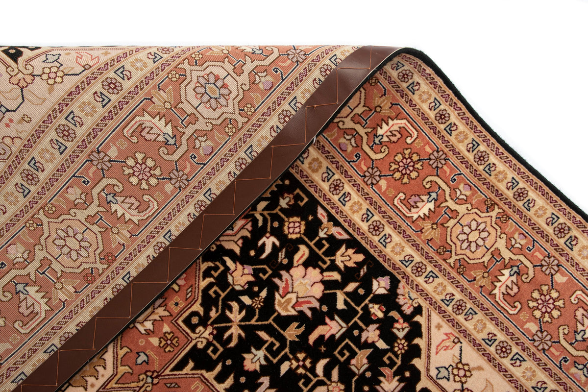 203 x 153 Täbriz mit Seide