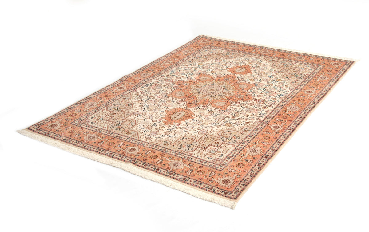 209 x 152 Täbriz mit Seide