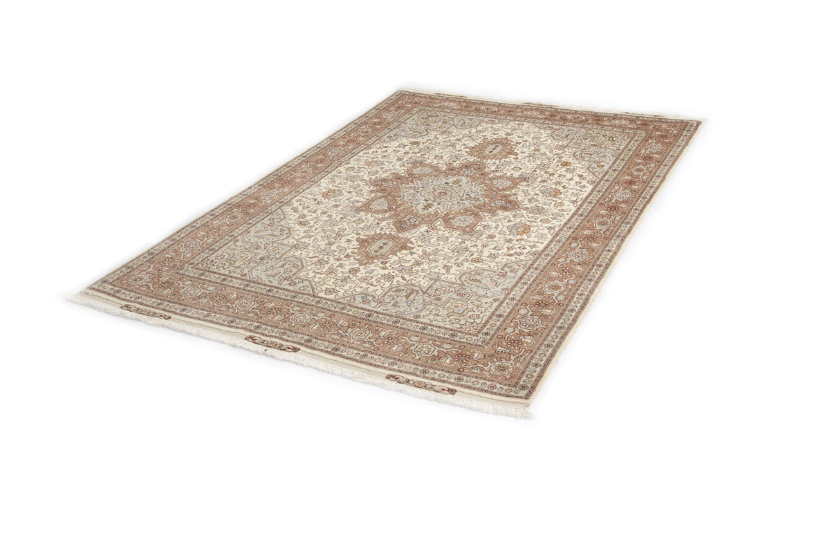 215 x 147 Täbriz mit Seide