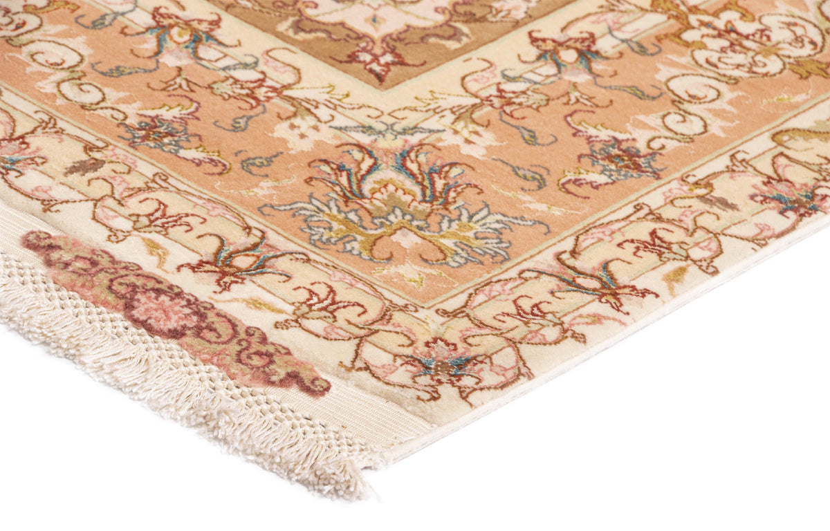 217x150 Tabriz on and with silk