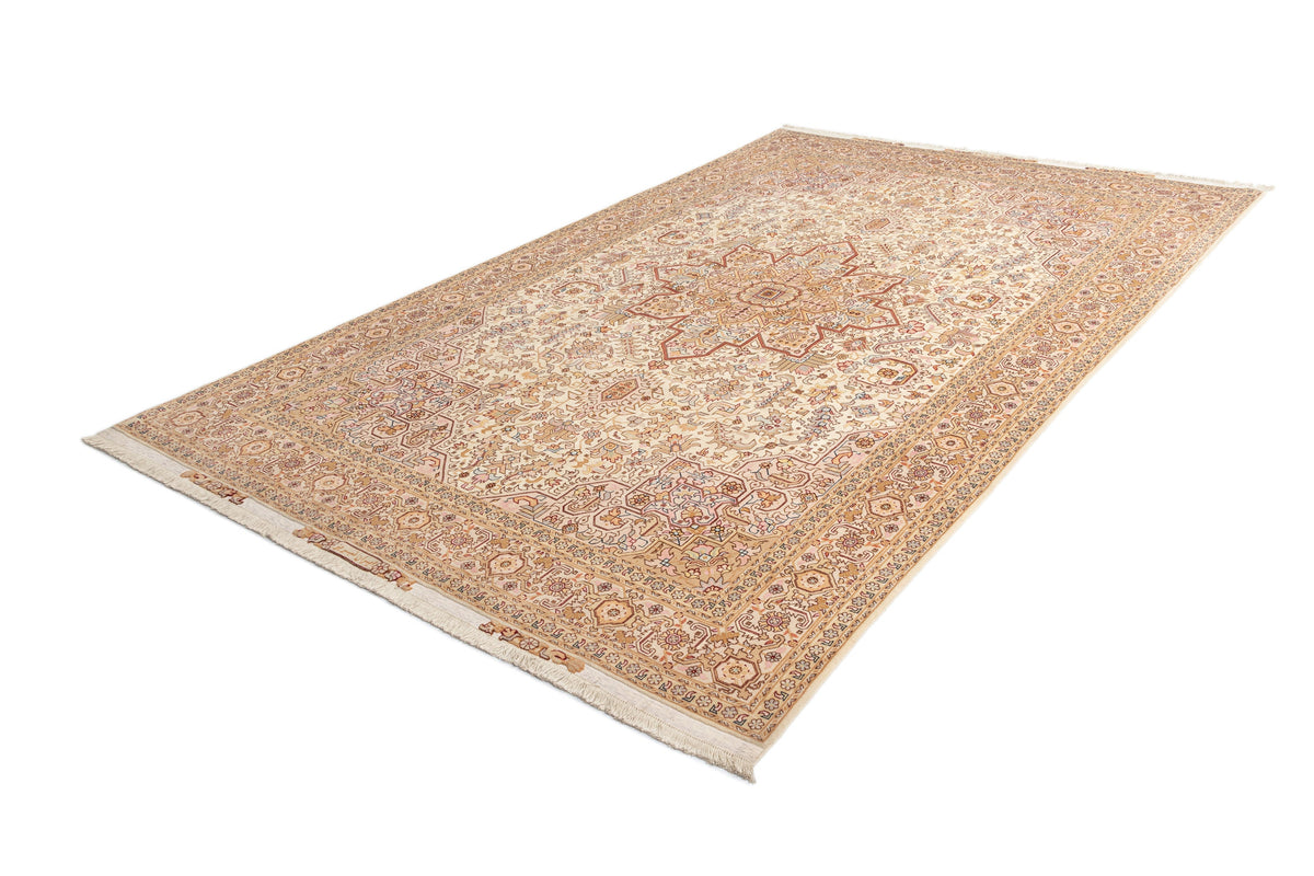 330x203 Tabriz con seta