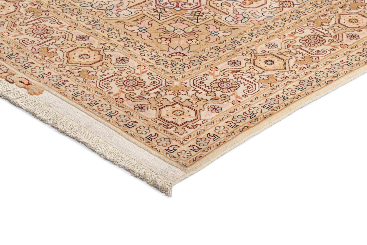 330x203 Tabriz con seta