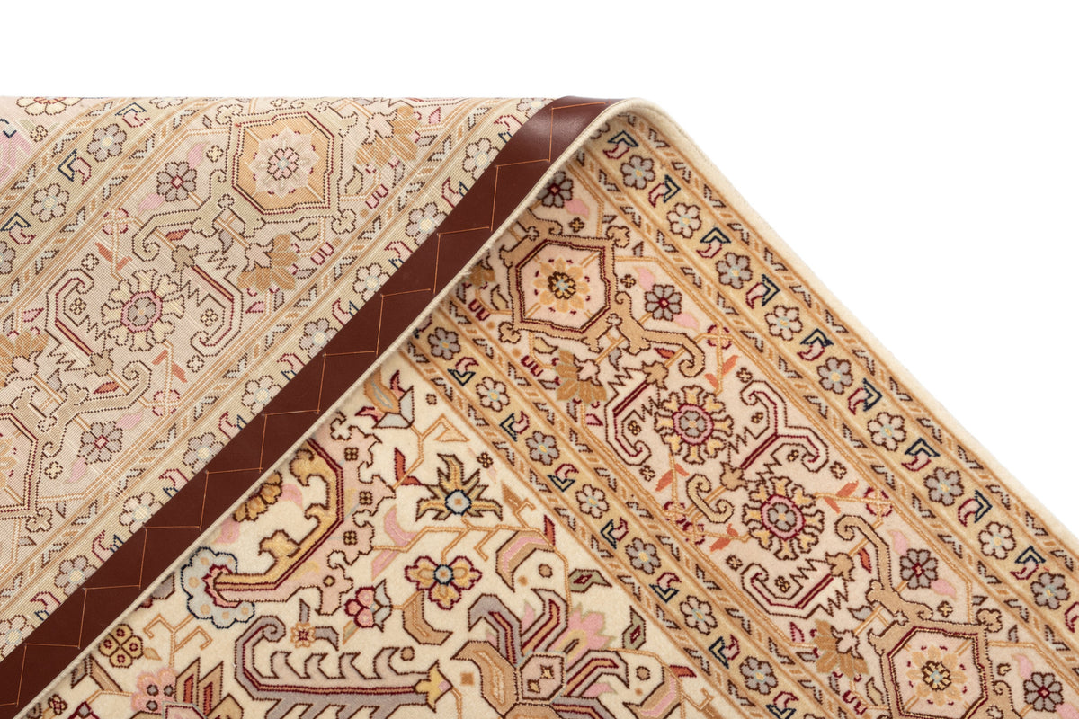 330x203 Tabriz con seta