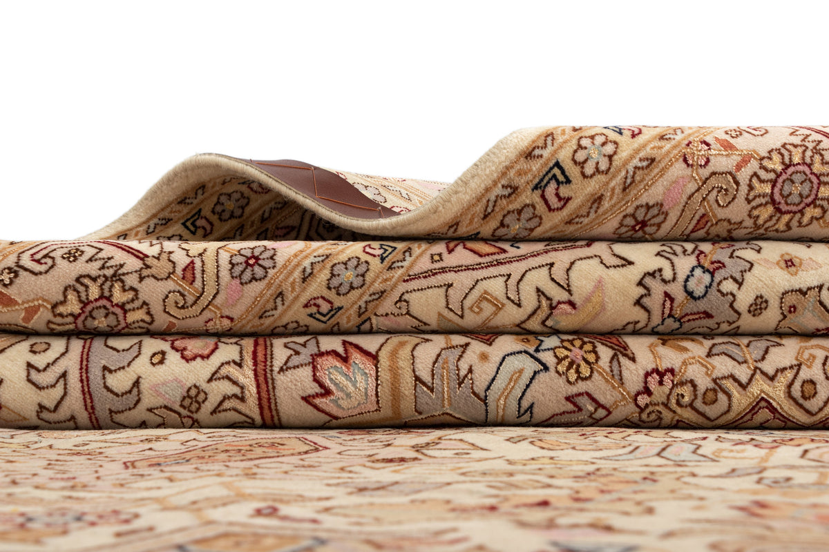 330x203 Tabriz con seta
