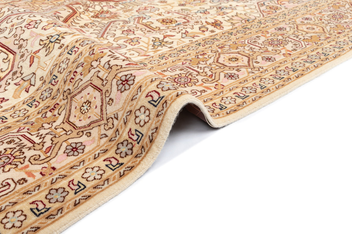 330x203 Tabriz con seta