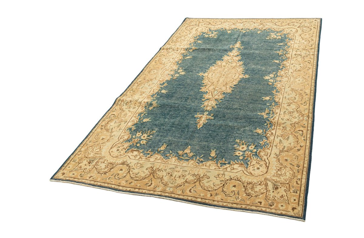 242 x 142 Vintage Royal