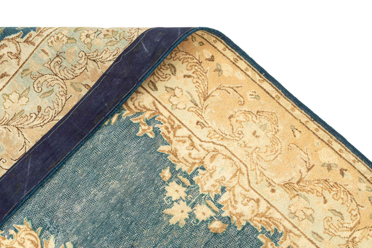 242 x 142 Vintage Royal