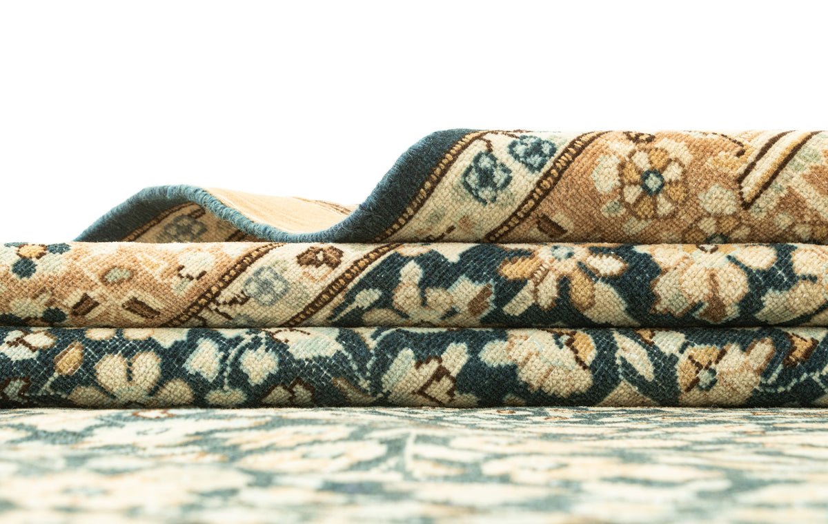 300 x 218 Vintage Royal