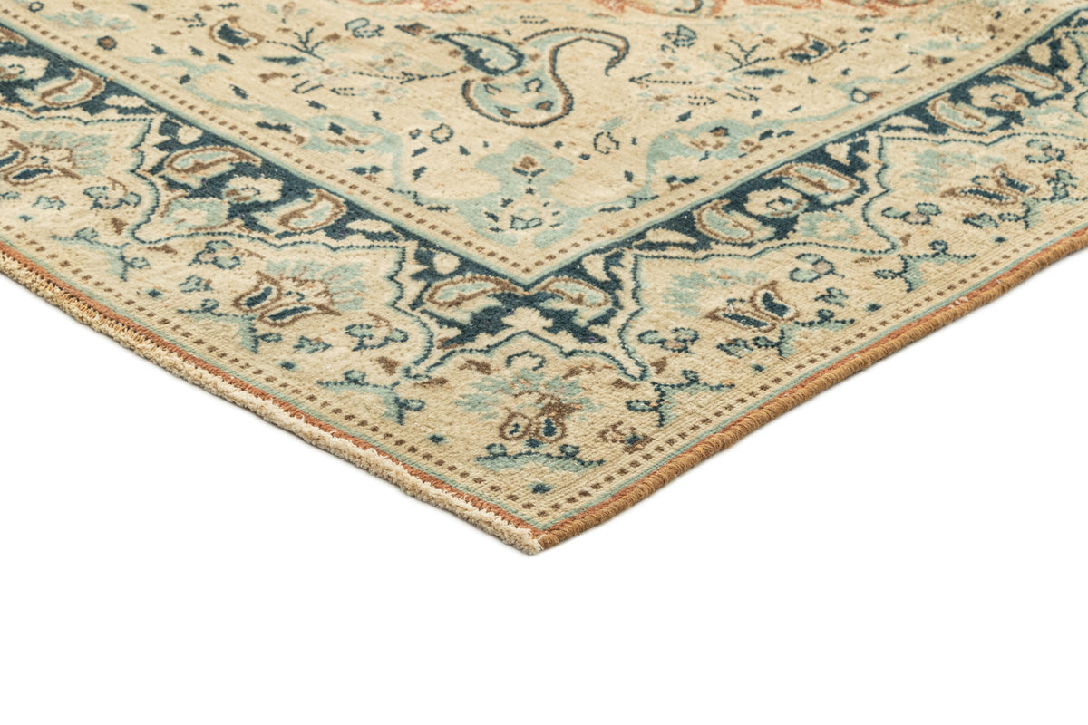 236 x 147 Vintage Royal