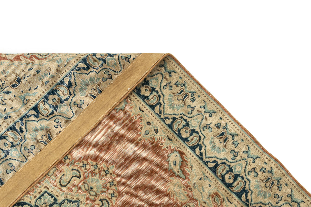 236 x 147 Vintage Royal