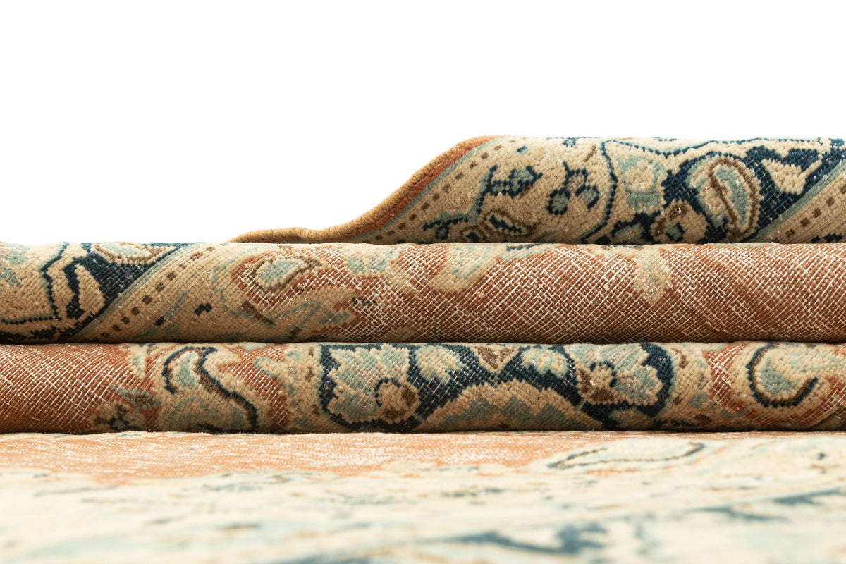 236 x 147 Vintage Royal