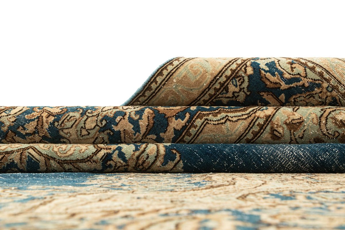 398 x 287 Vintage Royal