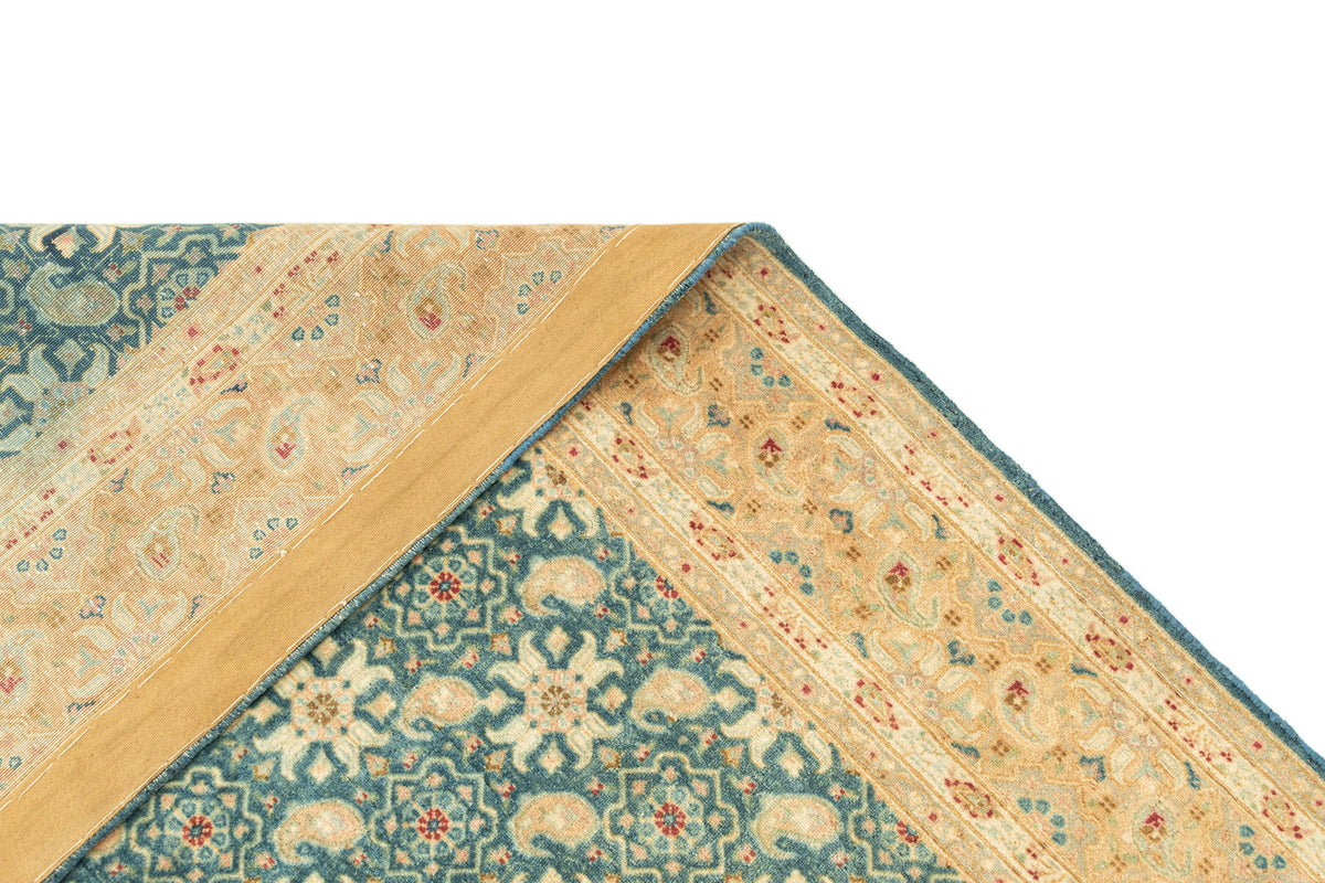 243 x 155 Vintage Royal