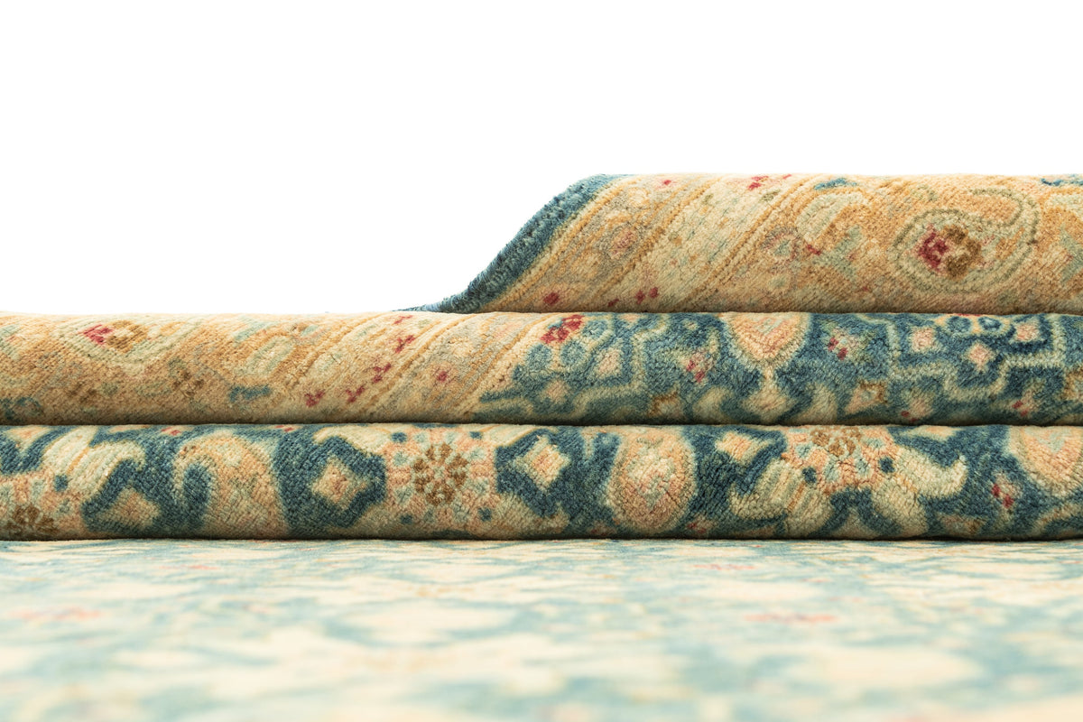 243 x 155 Vintage Royal