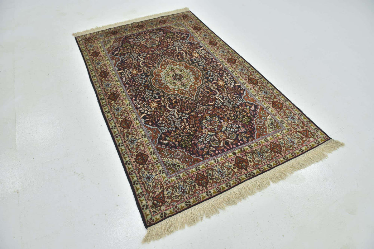 122 x 201 Kashmir