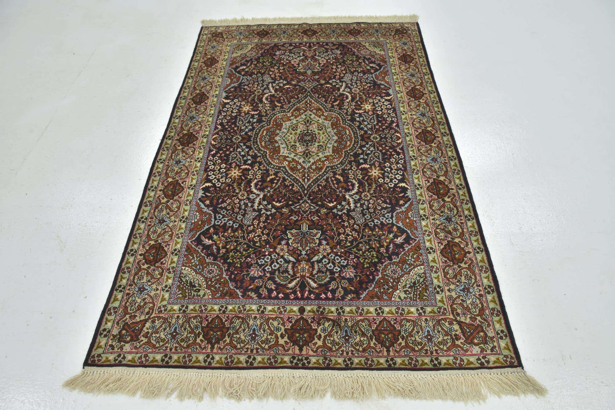 122 x 201 Kashmir