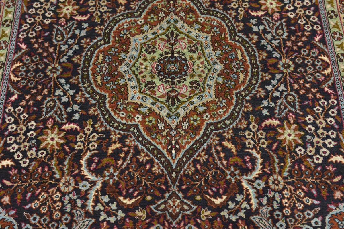 122 x 201 Kashmir