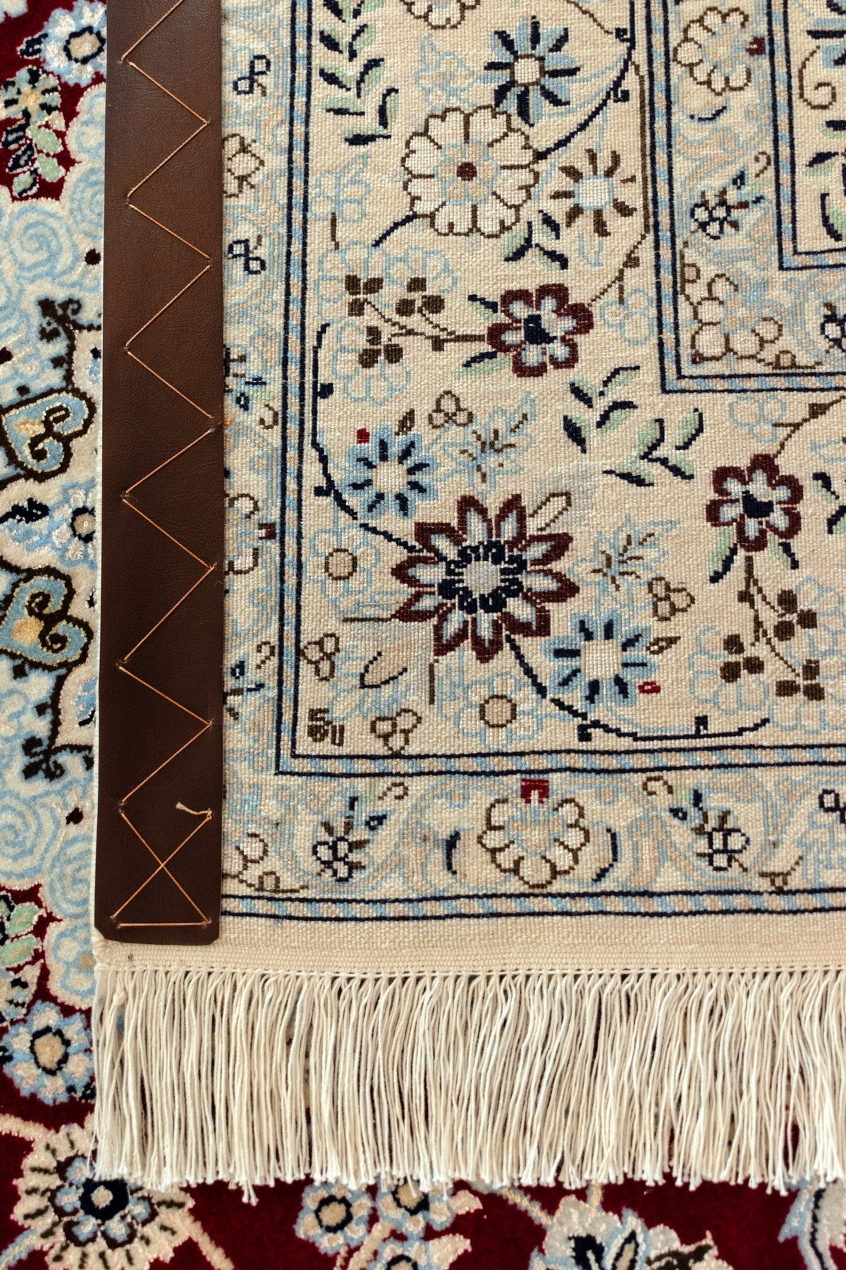 183 x 118 Nain 6 La mit Seide