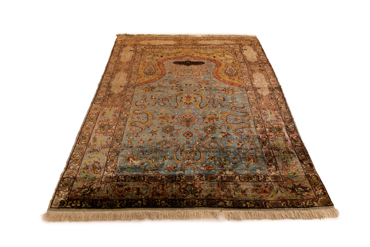 122 x 173 Hereke Seide