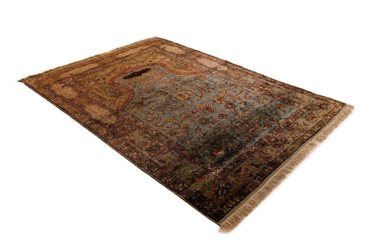 122 x 173 Hereke Seide