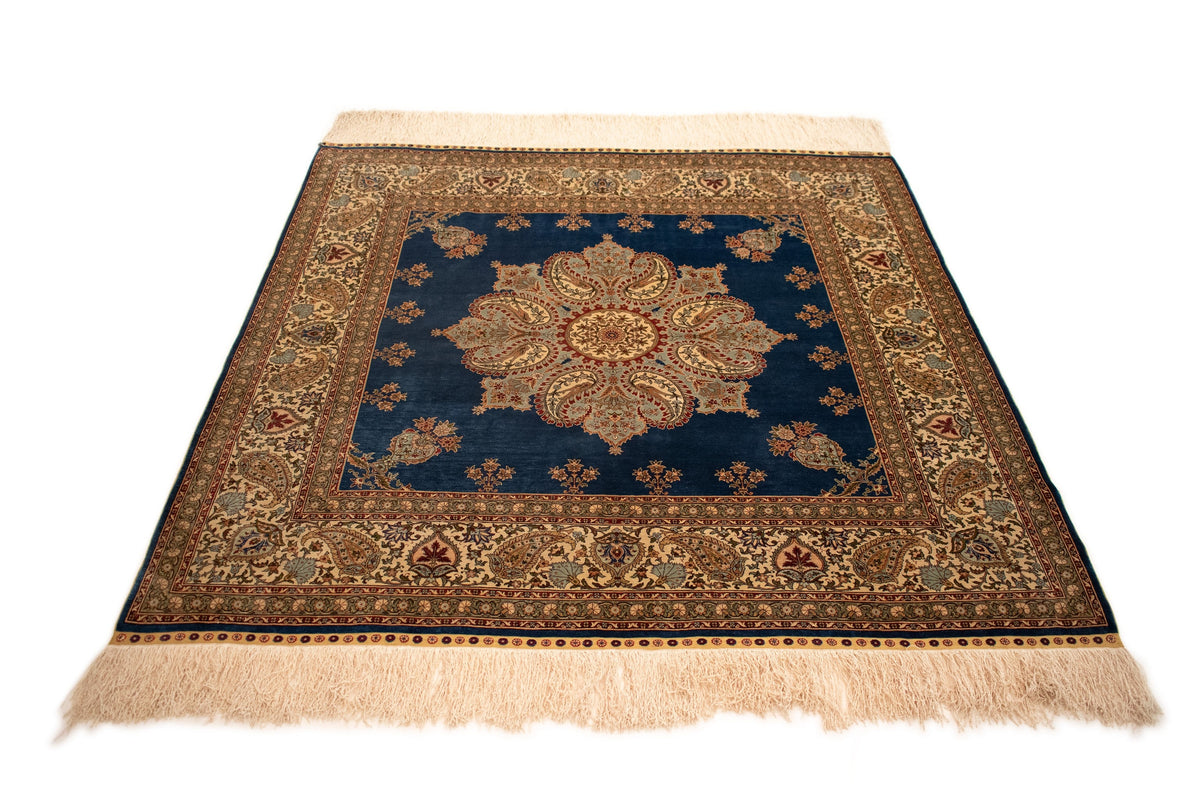144 x 144 Hereke Seide