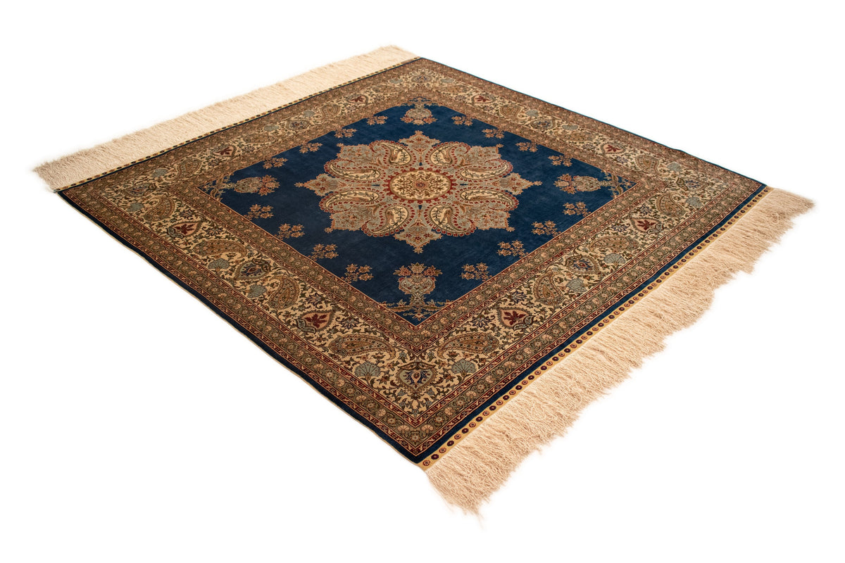 144 x 144 Hereke Seide