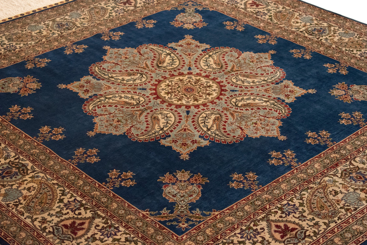 144 x 144 Hereke Seide