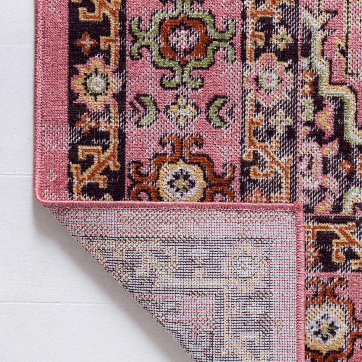 274 x 366 Lucerna