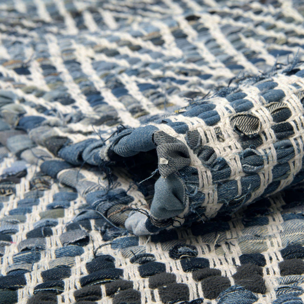 213 x 305 Chindi Chevron