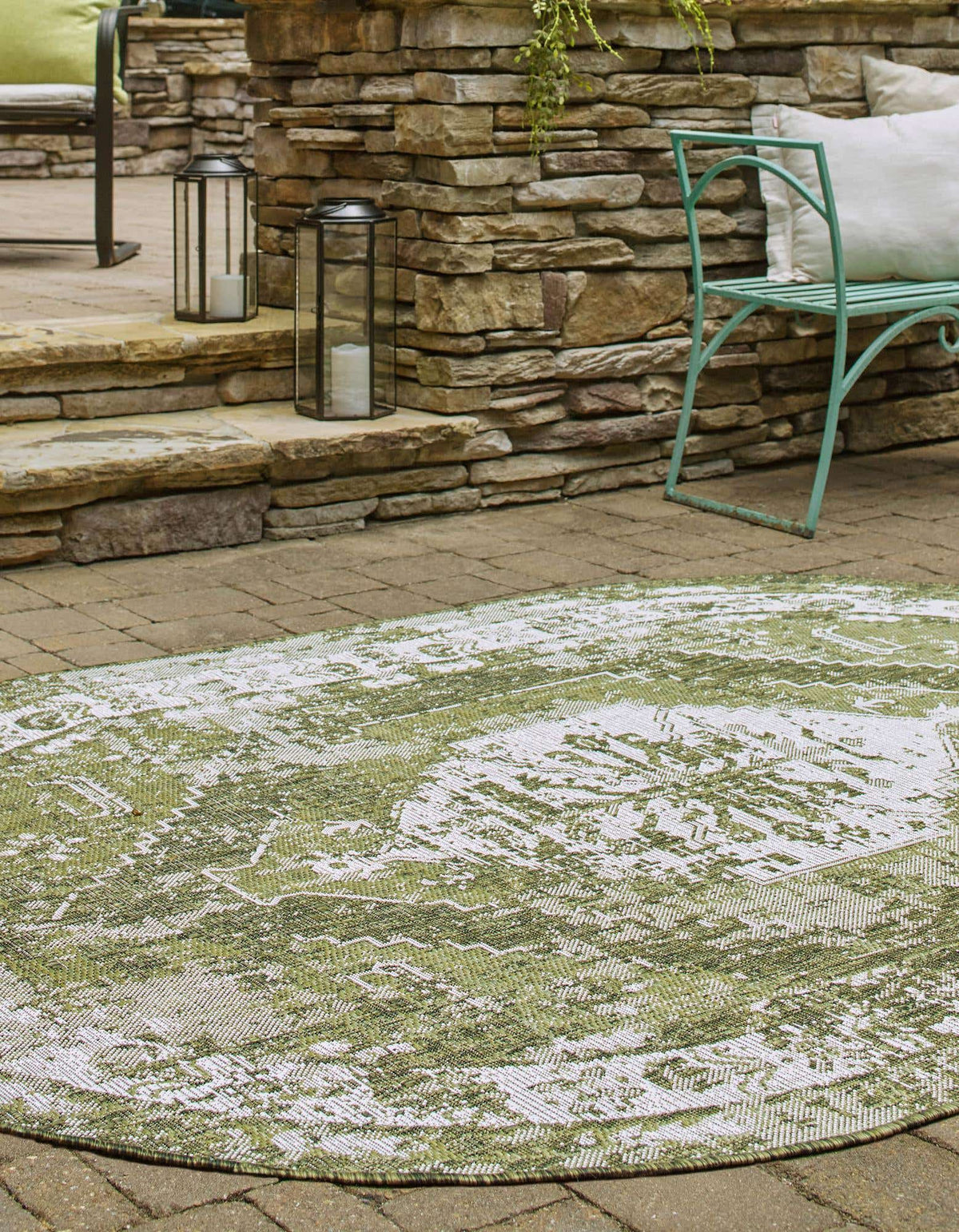 99x160 Outdoor Traditional