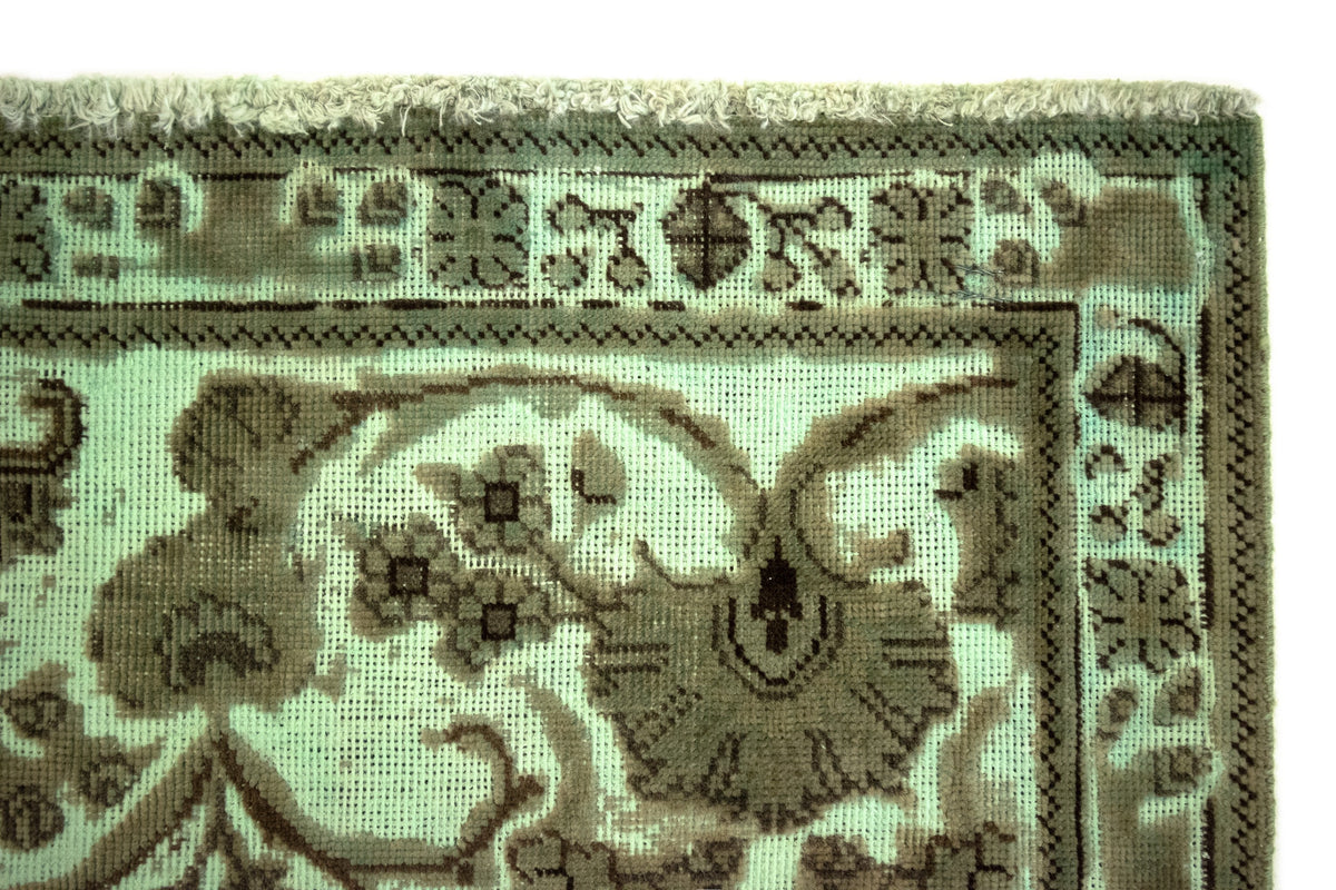 381 x 294 Vintage Royal