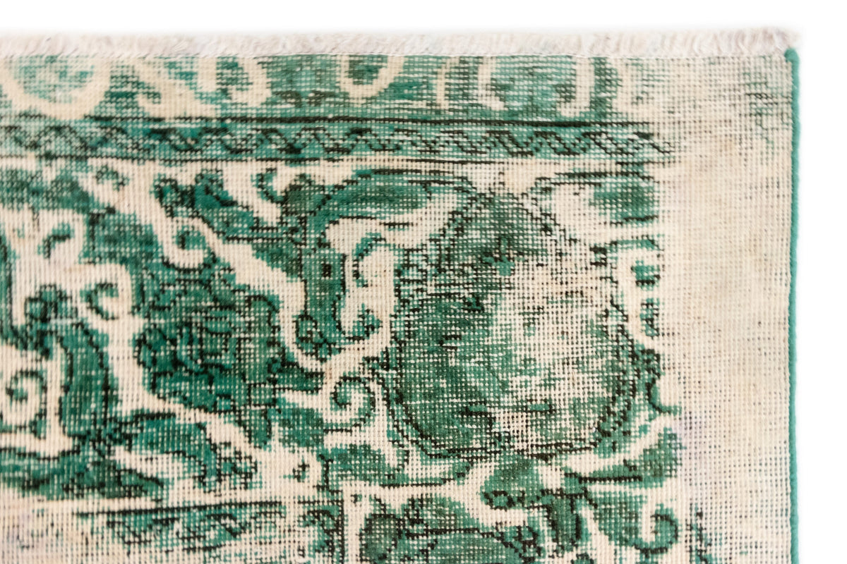 400 x 285 Vintage Royal