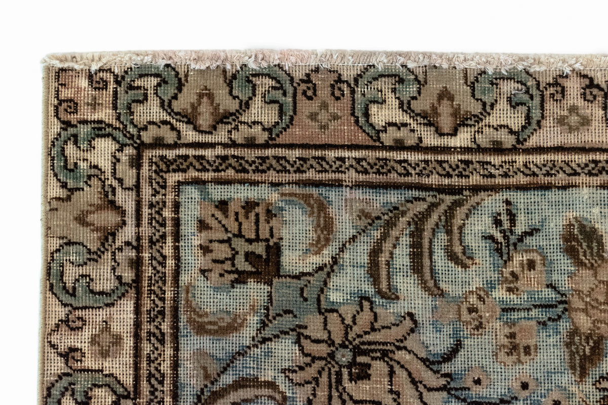 325 x 235 Vintage Royal