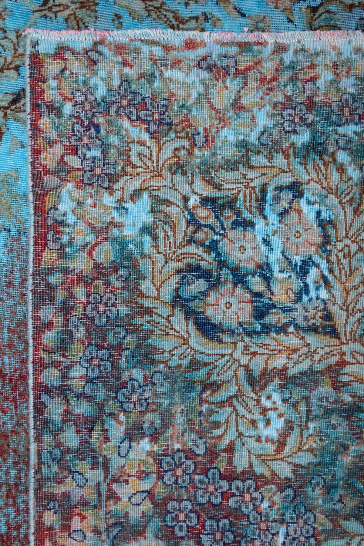 375 x 286 Vintage Royal