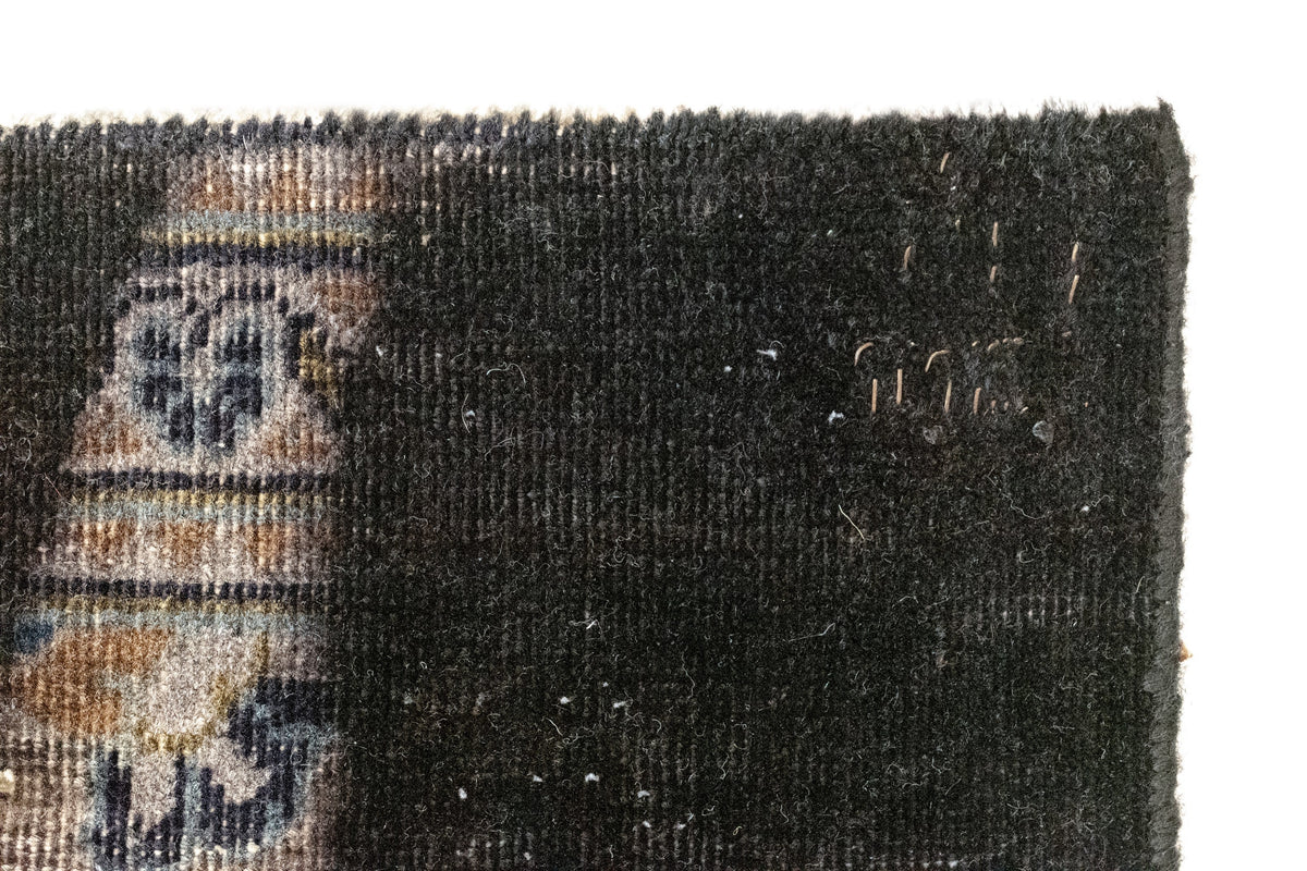 322 x 195 Vintage Royal