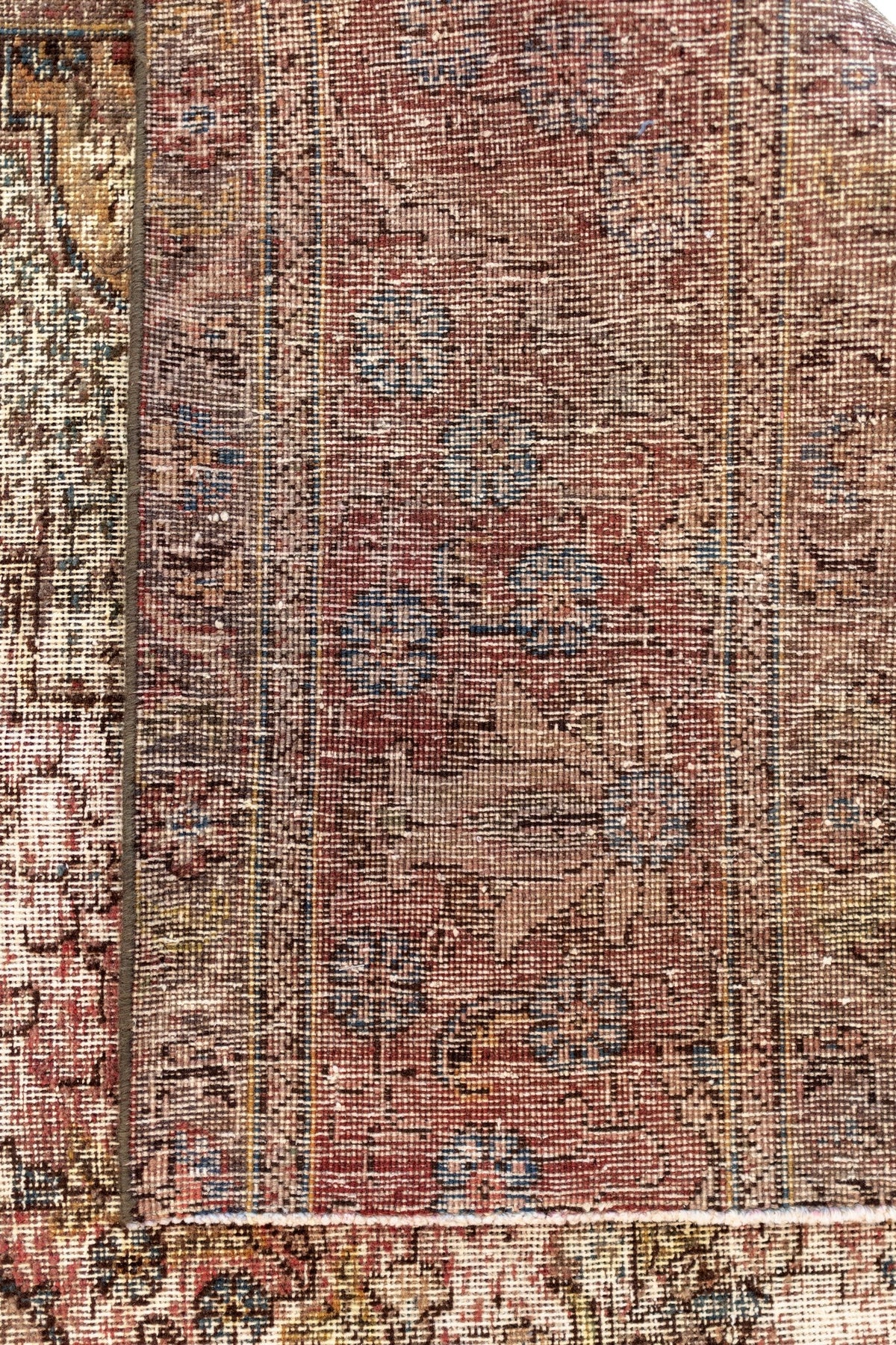 236 x 232 Vintage Royal