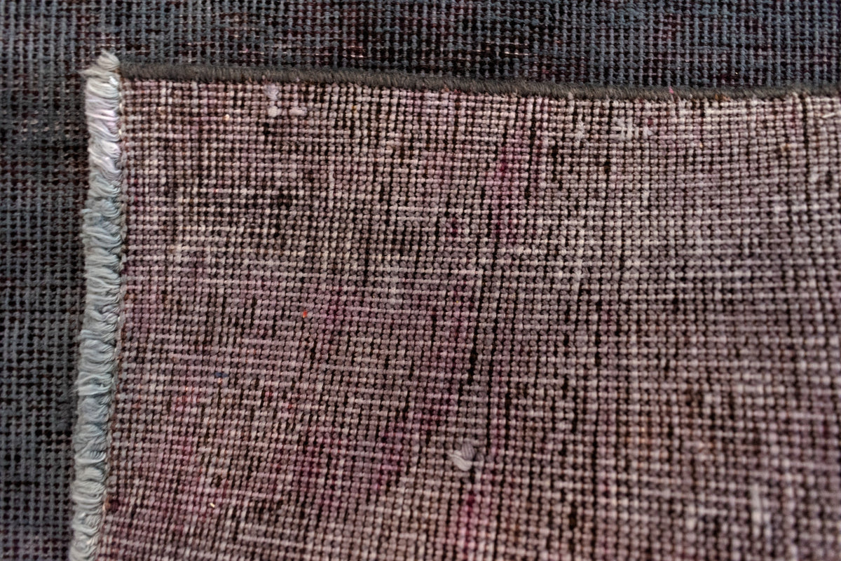 128 x 72 Vintage Royal
