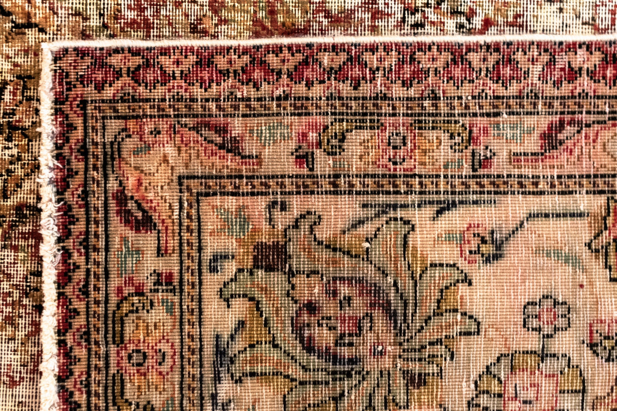 333 x 247 Vintage Royal
