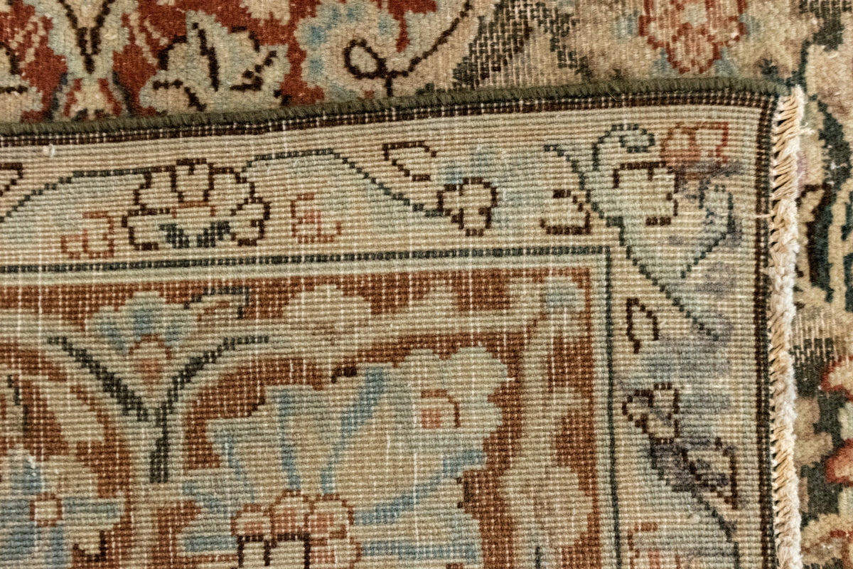 267 x 168 Vintage Royal