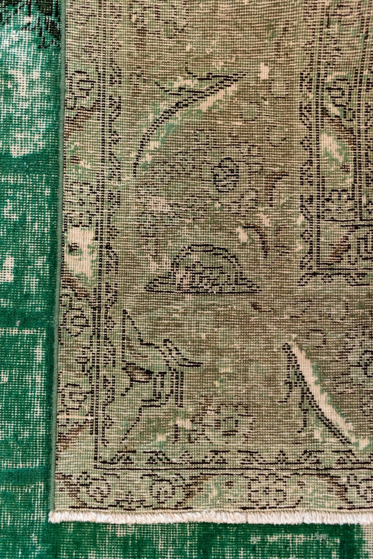 392 x 287 Vintage Royal